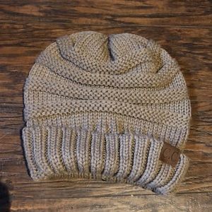 Taupe beanie